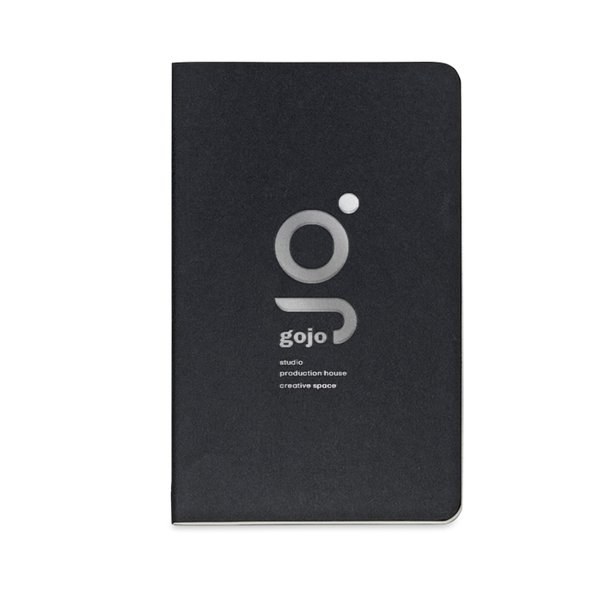 Cuaderno grande con líneas